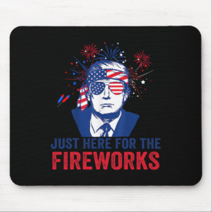 Trump is hier gewoon voor het vuurwerk Funny Fourt Muismat