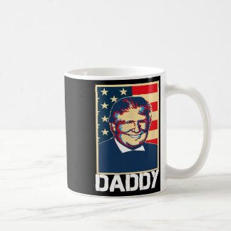 Trump looft pappie koffiemok