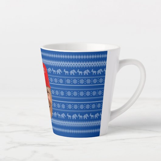 TRUMP MAGA Kerstmis Latte Mok (Rechts)