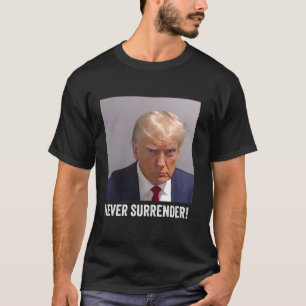Trump-Mok schiet Shirt neer