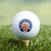 Trump personaliseert golfballen (Insitu Shirt)
