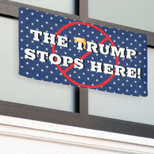 Trump stopt hier met banieren spandoek
