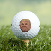 Trump tegenover Golf Ball Golfballen (Insitu Shirt)