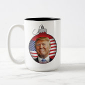 Trump voor Kerstmis Tweekleurige Koffiemok (Links)