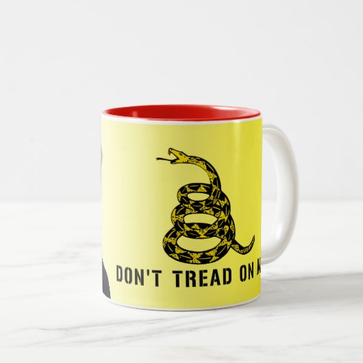 Trump's onofficiële Mok met Don't Tread on Me (Voorkant rechts)
