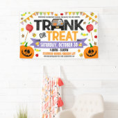 Trunk ou traiter la bannière d'Halloween (En situation)