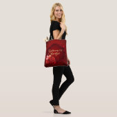 Trust God All-Over-Print Canvas tas, medium Tote Bag (Op model)
