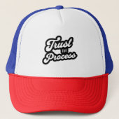 Trust The Process Trucker Hat Trucker Pet (Voorkant)