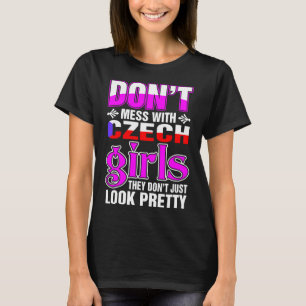 Tsjechische meisjes zien er  uit t-shirt