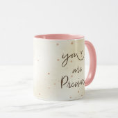 Tu es Precious Mug | Beige et éclat (Devant droit)