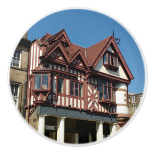 Tudor oak lijst building, Edinburgh, Schotland Keramische Knop