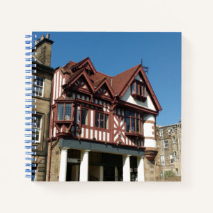 Tudor oak lijst building, Edinburgh, Schotland Notitieboek