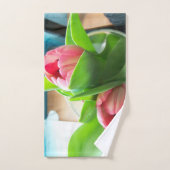 Tulipes roses sur un ensemble de serviettes de bai (Serviette à main)