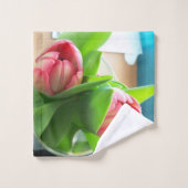 Tulipes roses sur un ensemble de serviettes de bai (Gant de toilette)