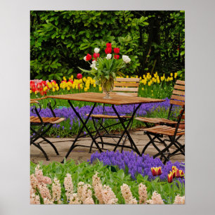 Tulpen van tafel in tuin, Keukenhof, Poster