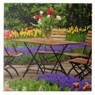 Tulpen van tafel in tuin, Keukenhof, Tegeltje