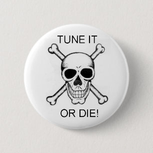 Tune it or Die Black op White Skull Ronde Button 5,7 Cm