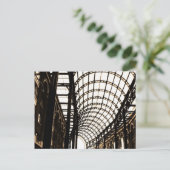 Tunnel de fer ~ Carte postale / Invitation (Debout devant)