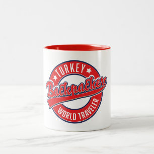 Turkije rugzaktoerist wereldreiziger retro logo. tweekleurige koffiemok