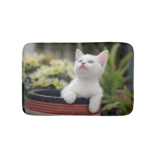 Turks White Kitten Badmat