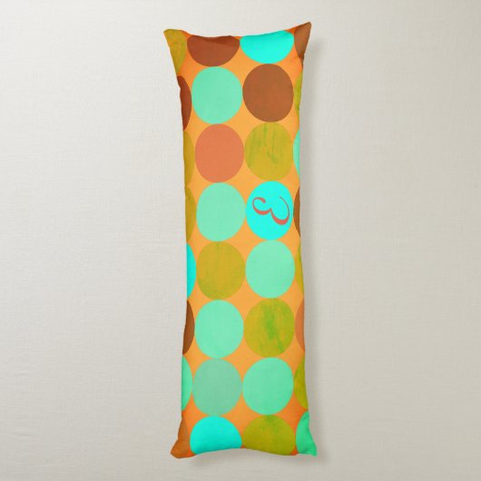 Turquoise Blauw Groen & Oranje Cirkels Monogram Lichaamskussen (Achterkant (Verticaal))