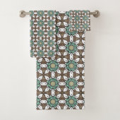 Turquoise, brown and white geometric mandala  bad handdoek (Insitu)