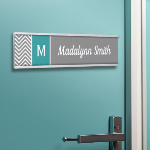 Turquoise en Charcoal Chevrons Custom Monogram Deurbordje