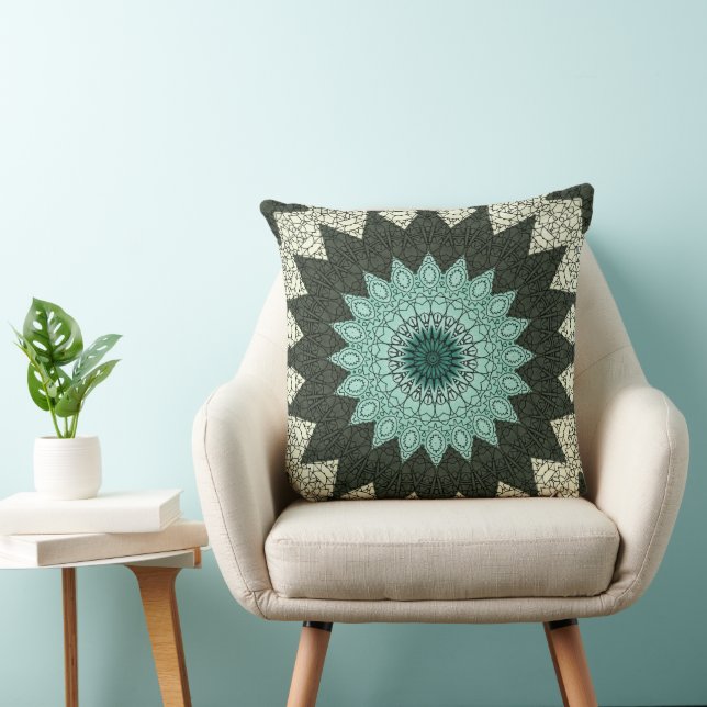 Turquoise en groen geometrisch mandalapatroon kussen (Stoel)