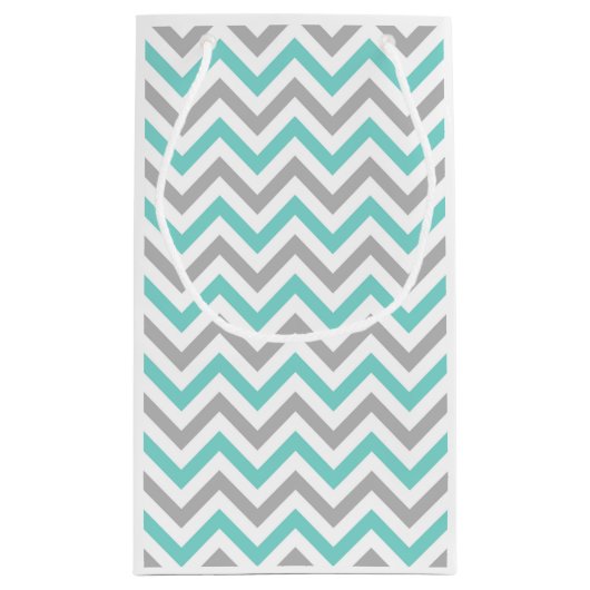 Turquoise, Grey, Wht Large Chevron ZigZag Pattern Klein Cadeauzakje (Achterkant)