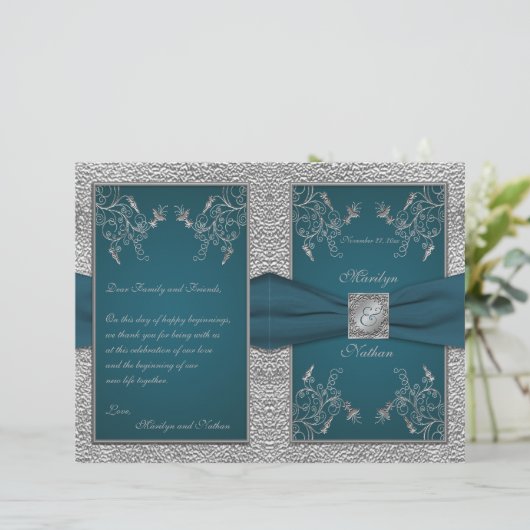 Turquoise sur le programme de mariage pour l'eau (Debout devant)