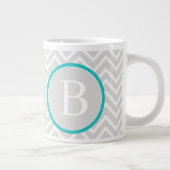 Turquoise Vert Chevron Monogramme Géant Café Mug (Droite)