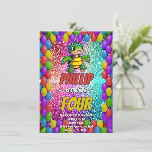 Turtle aangepaste karakter verjaardag uitnodiging (Staand voorkant)