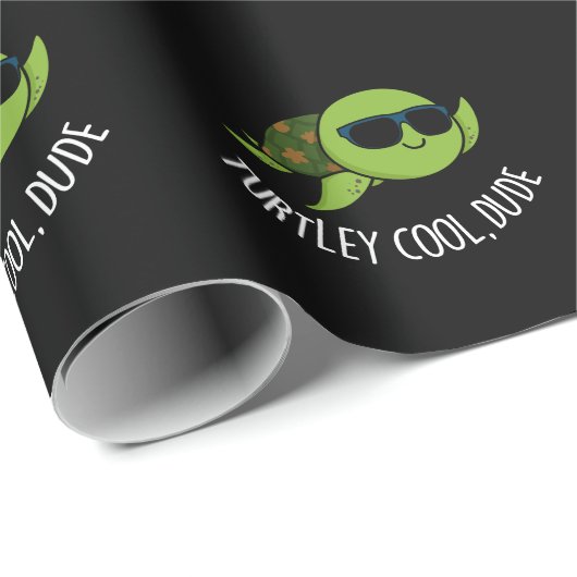 Turtley Cool Guy Funny Turtle Pun Dark BG Cadeaupapier (Rol Hoek)
