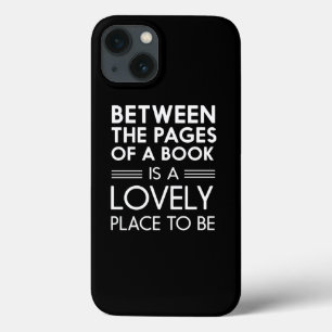 Tussen de Pagina's van een boek is de Lovely Place iPhone 13 Hoesje