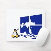 Tux the Linux Penguin Gets Medieval Muismat (Met muis)
