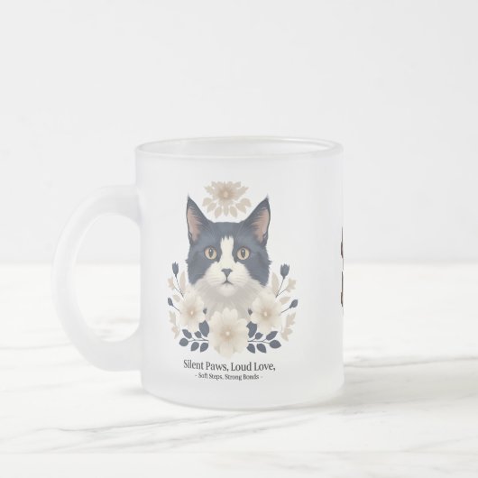 Tuxedo Cat Floral Mok – Stille poten, luide liefde (Links)