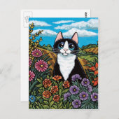 Tuxedo Cat in een bloem veld Briefkaart (Voorkant / Achterkant)