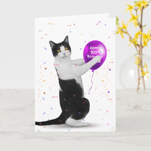 Tuxedo Cat met 100e Verjaardagsballon Kaart (Gele Bloem)