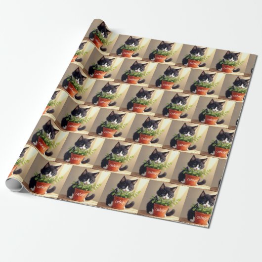 Tuxedo Cat met Catnip Plant Cadeaupapier (Uitgerold)