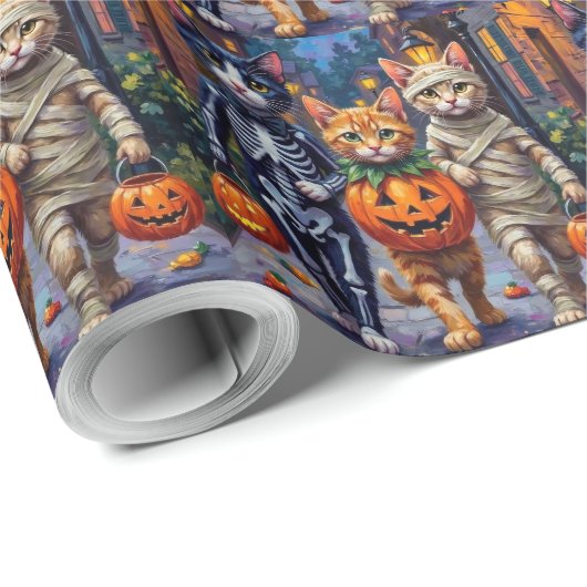 Tuxedo Cats Trick-or-Treating in Halloween Costume Cadeaupapier (Rol Hoek)
