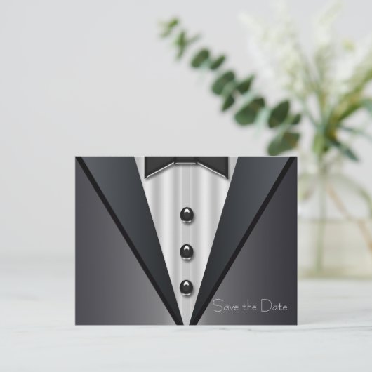 Tuxedo en jurk slaan de datum op aankondigingskaart (Staand voorkant)