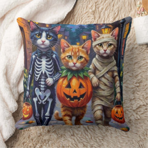 Tuxedo katten gaan langs de deuren in Halloween-ko Kussen