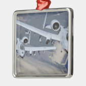 Twee A-10C Thunderbolt II-vliegtuig vliegen in for Metalen Ornament (Links)