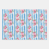 Twee aardbei en een effen kleur inpakpapier vel (Voorkant)