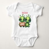 twee baby aliens liefde ufo geloof scifi top (Voorkant)
