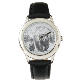 Twee beren, moeder en baby, wandelen langs mooie horloge