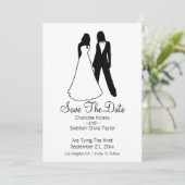 Twee bruidjes sparen de datumbruiloft aankondiging (Staand voorkant)