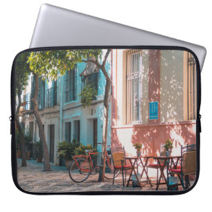 Twee bruine tafel buiten laptop sleeve