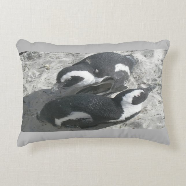 Twee Cute Penguins Accent Pillow Kussen (Voorkant)