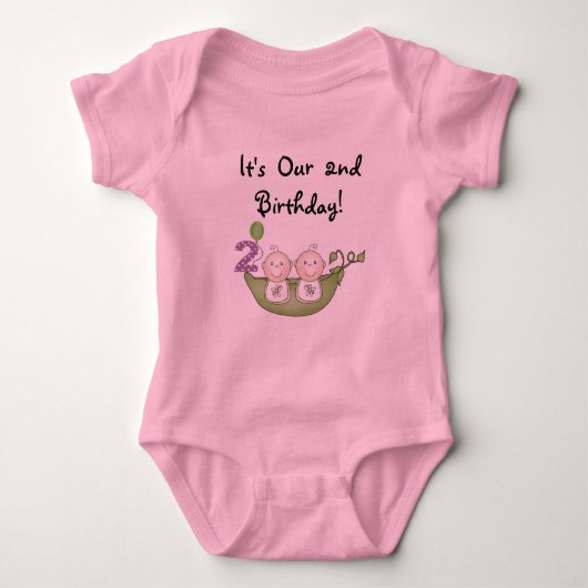 Twee doperwten in een tweede ronde T-shirts en cad (Voorkant)